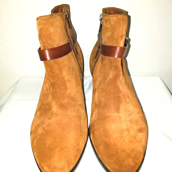 Clarks Narative Brown Suede Bootie 8 M Side Zipper Adjustable Ankle Strap. - Picture 10 of 10